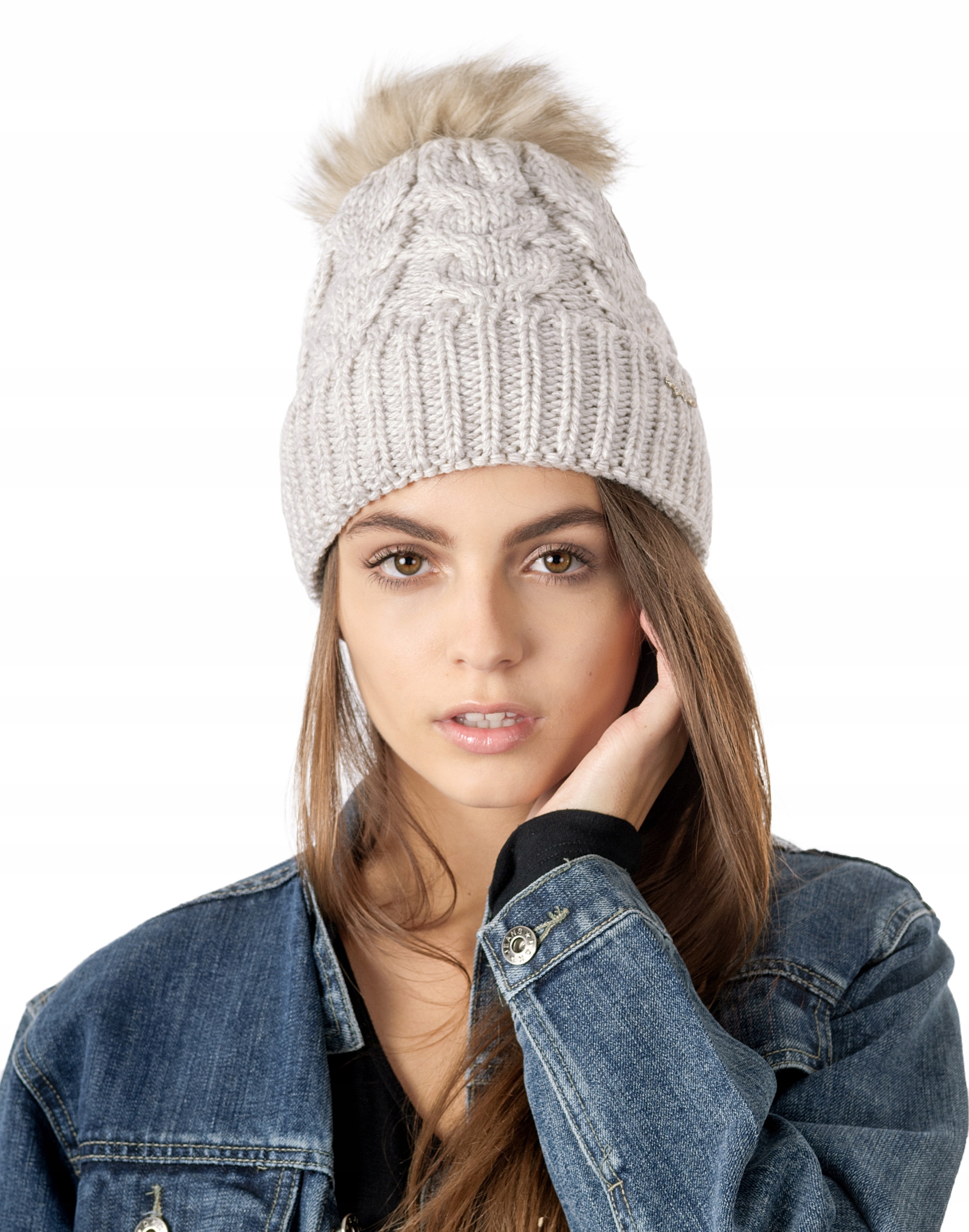 

Czapka Zimowa Damska Ocieplana Polarem CD01-01