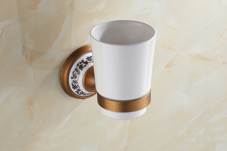 AKCESORIA ŁAZIENKOWE KUBEK NA SZCZOTKI RETRO CHROM Materiał wykonania ceramika