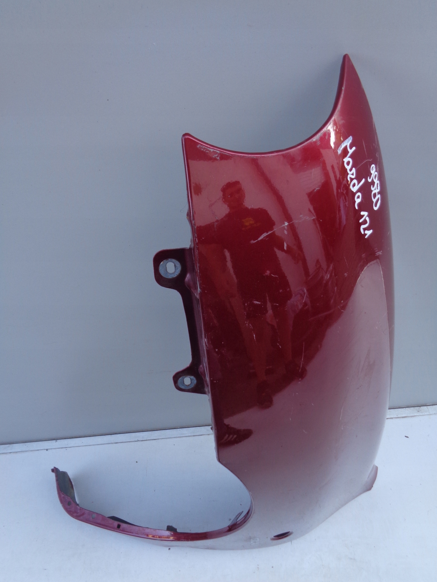 PARAFANGO SINISTRA MAZDA 121 NR 9980