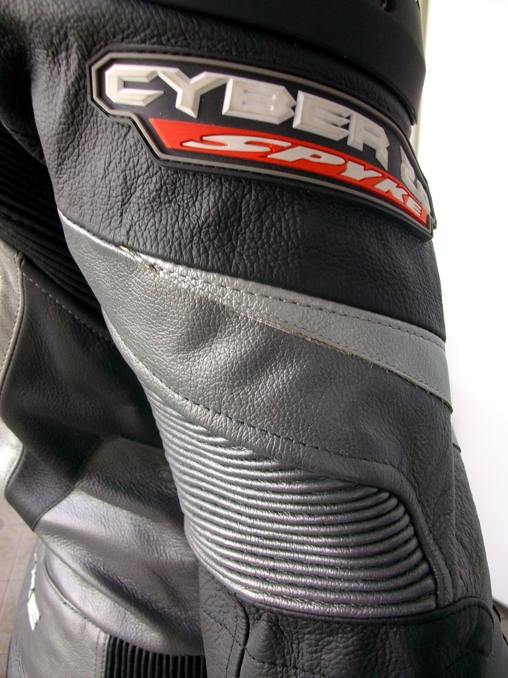 KOMBINEZON SKÓRZANY KANGUR MOTOCYKLOWY SPYKE C2 M Materiał skóra