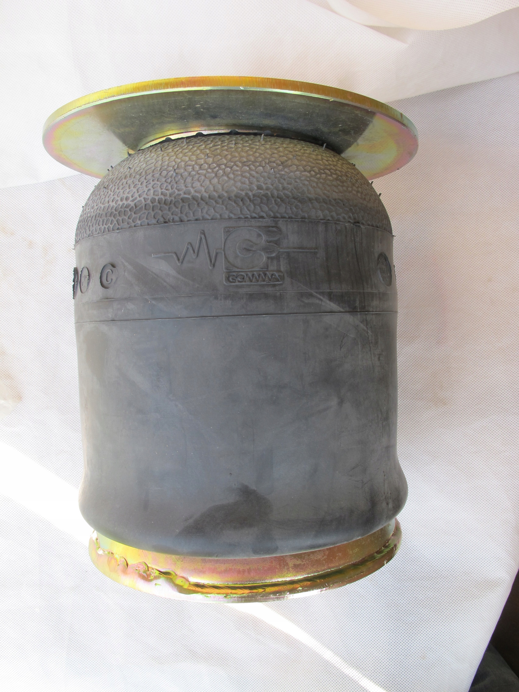 Miech poduszka IVECO 370 421 OE iveco 4703972 Car type Cargo vans Trucks