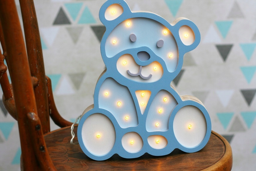 DREWNIANA LAMPA LED - MIŚ NIEBIESKI Kod producenta 03