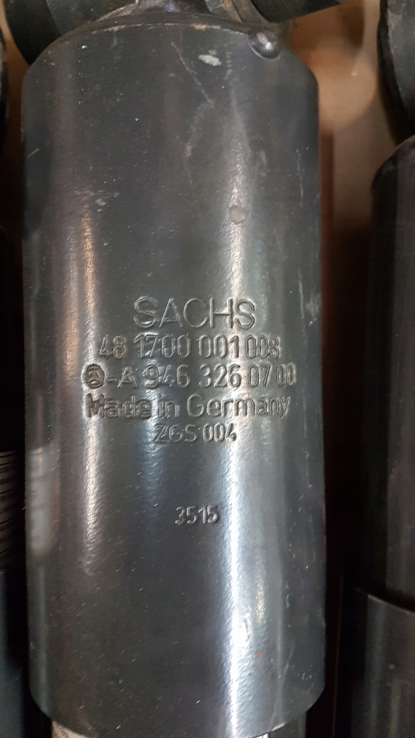 A 946 326 07 00 - Амортизатор оси SACHS для полуприцепов MERCEDES / JOST