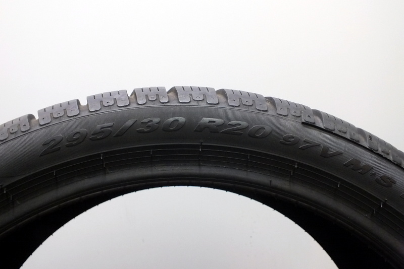 2Z 295/30R20 Pirelli Winter SottoZero S2 97V 4115 Hałas zewnętrzny 73 dB