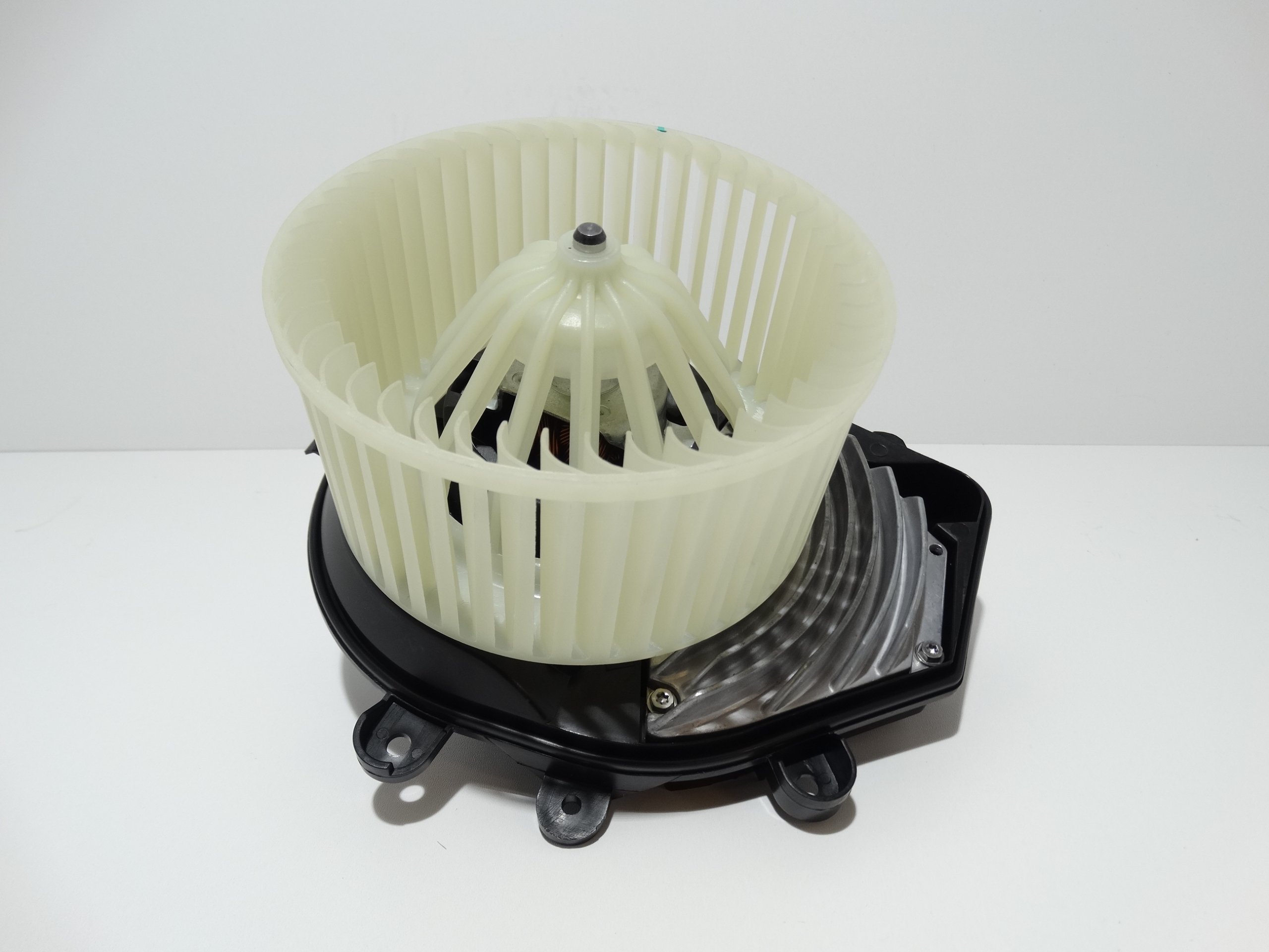 WENTYLATOR DMUCHAWA AUDI A4 B5 CLIMATRONIC NOWY