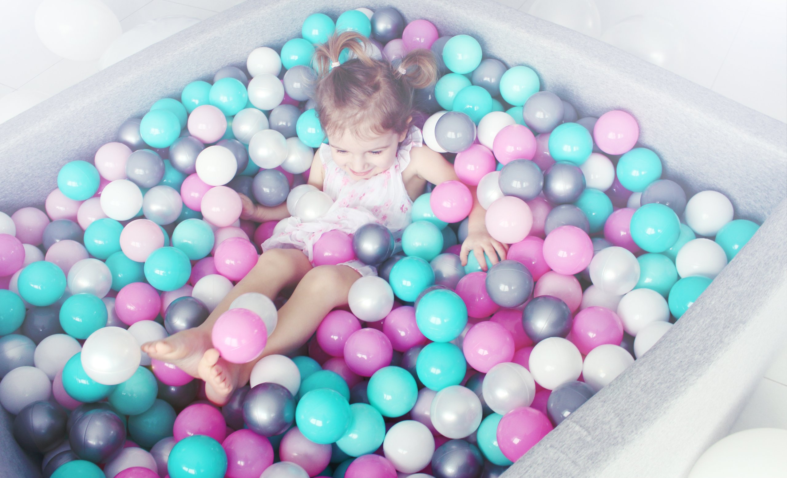 Suchy basen z piłeczkami 400 PIŁEK DUŻY KWADRAT Wiek dziecka 6 m +