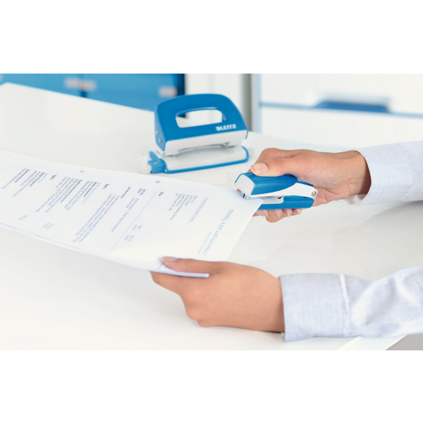 Zszywacz metalowy LEITZ WOW 5528 fiolet zszywki 10 Marka Leitz