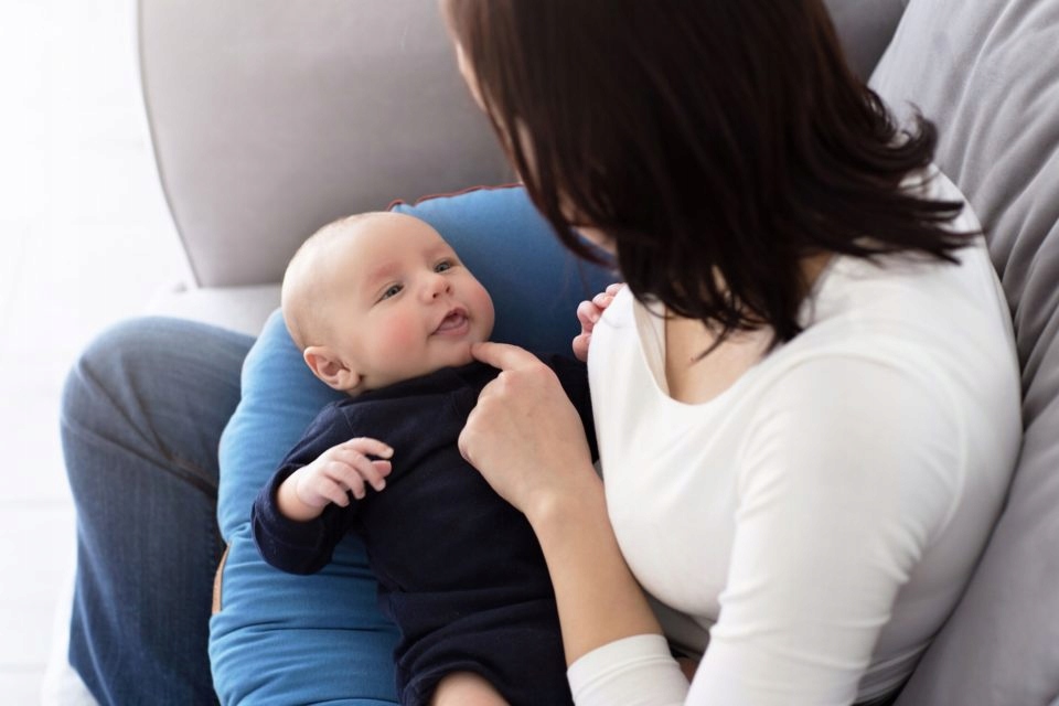 Poduszka do karmienia rogal Poofi Organic Miodowa Marka Poofi