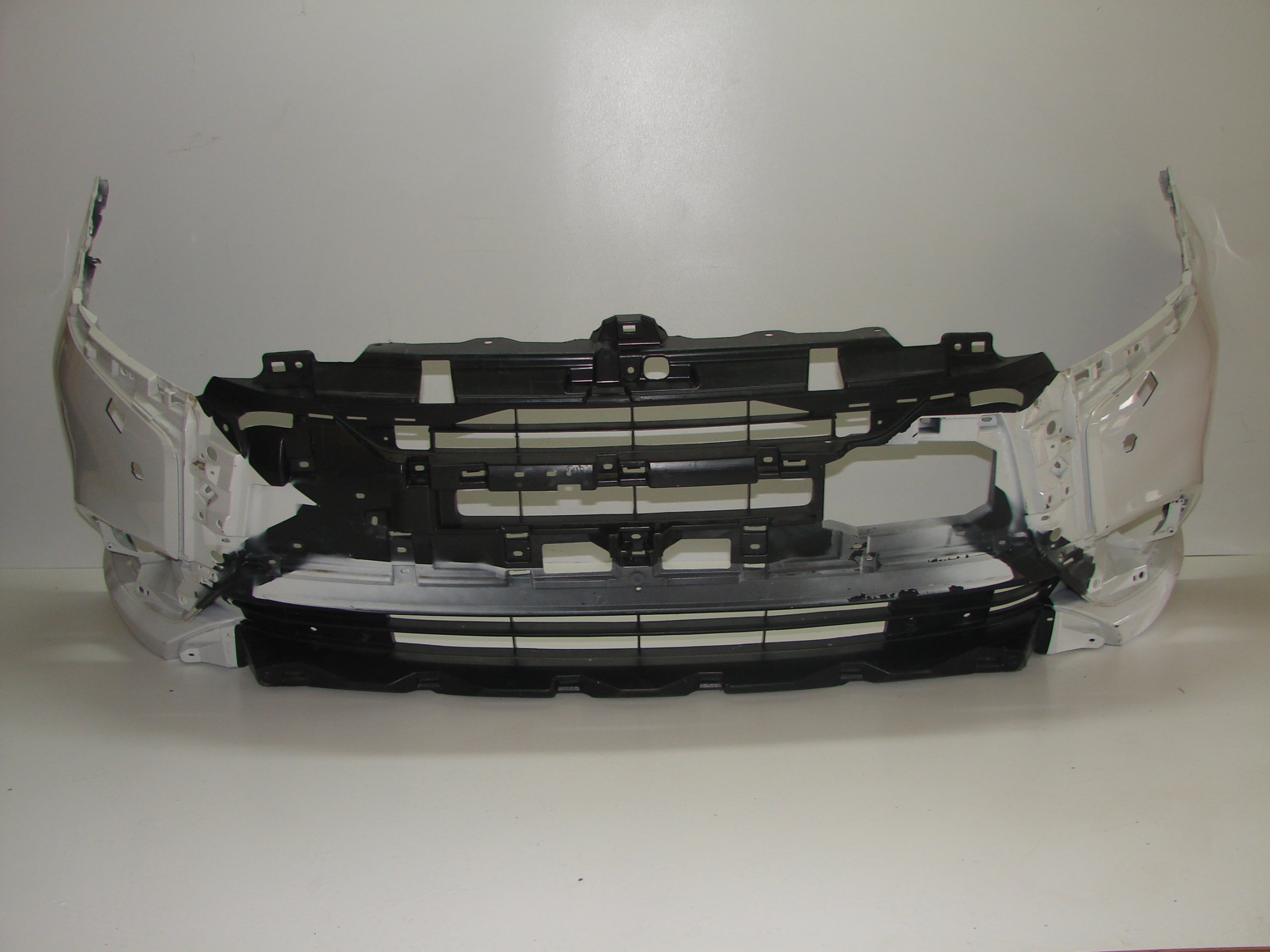 front bumper front MITSUBISHI OUTLANDER 15