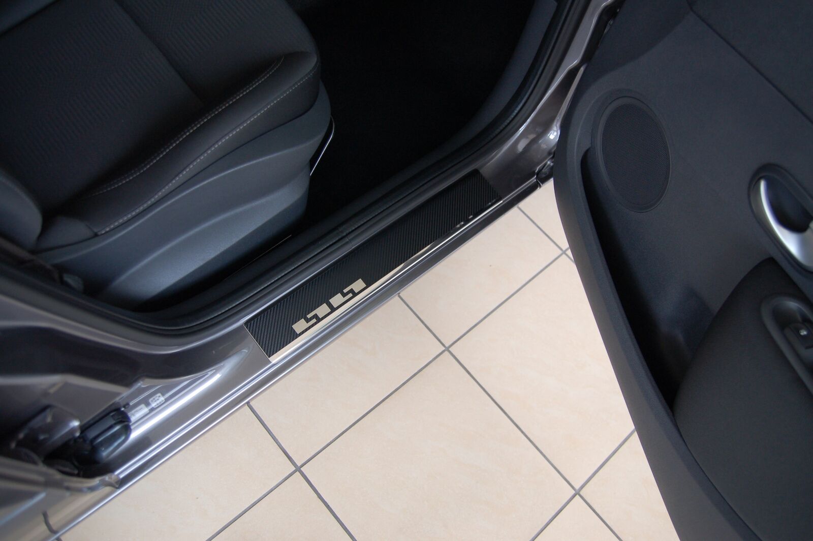 VOLKSWAGEN VW T ROC NAKLADKI LISTWY PROGOWE 2017 EAN 5903816328274