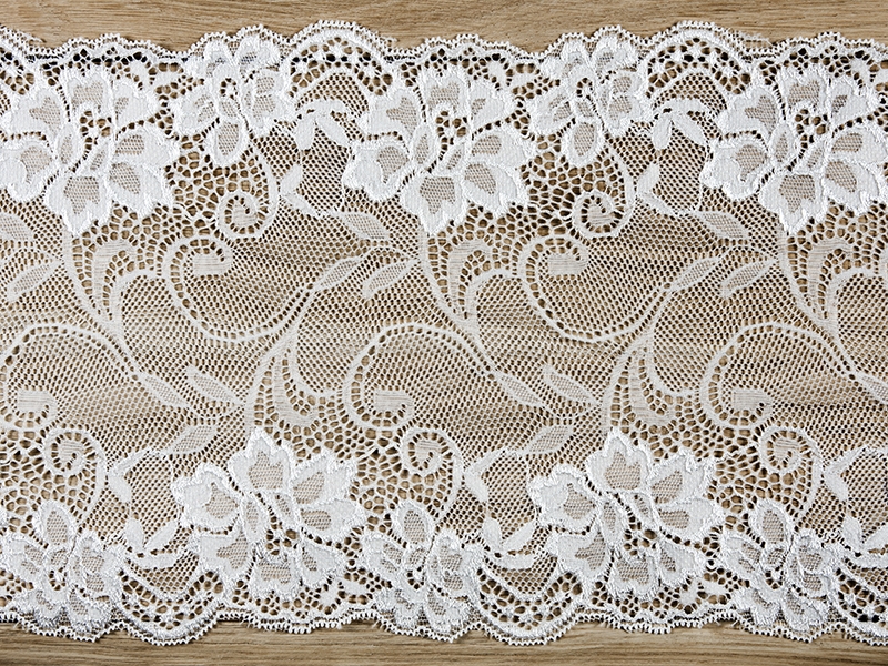 

Biała koronka bieżnik kokardy 15cm x 900cm kor18