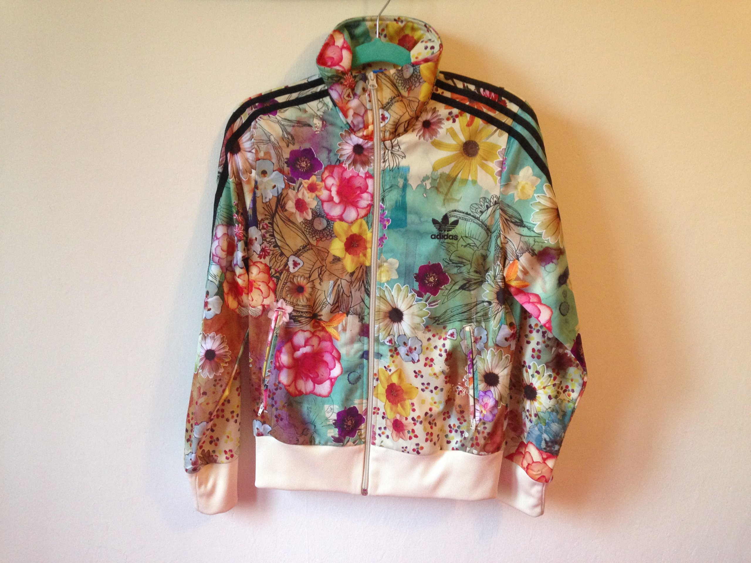 adidas bluza w kwiaty adidas bluza w kwiaty