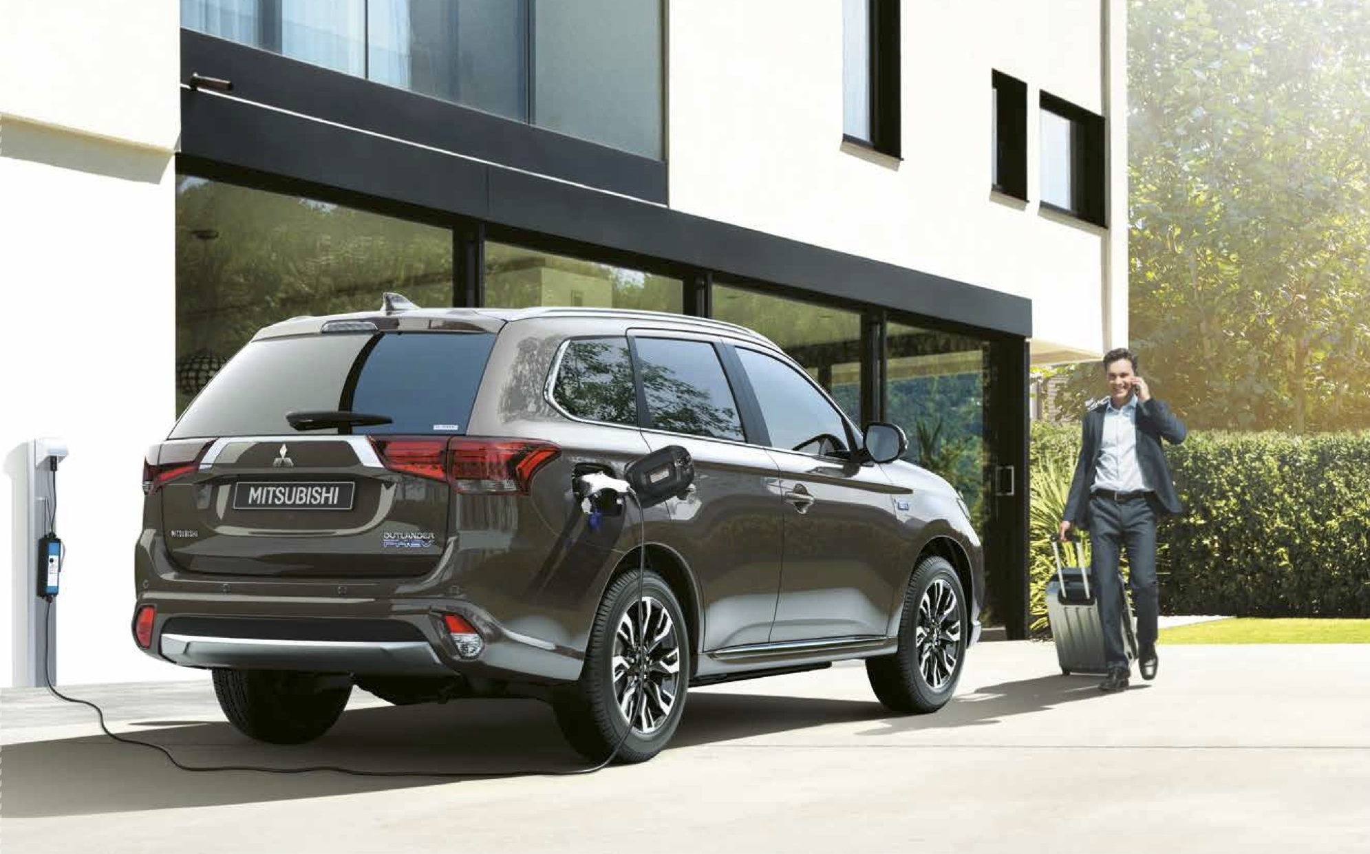 Mitsubishi Outlander PHEV elektryczny 100km za 5zł