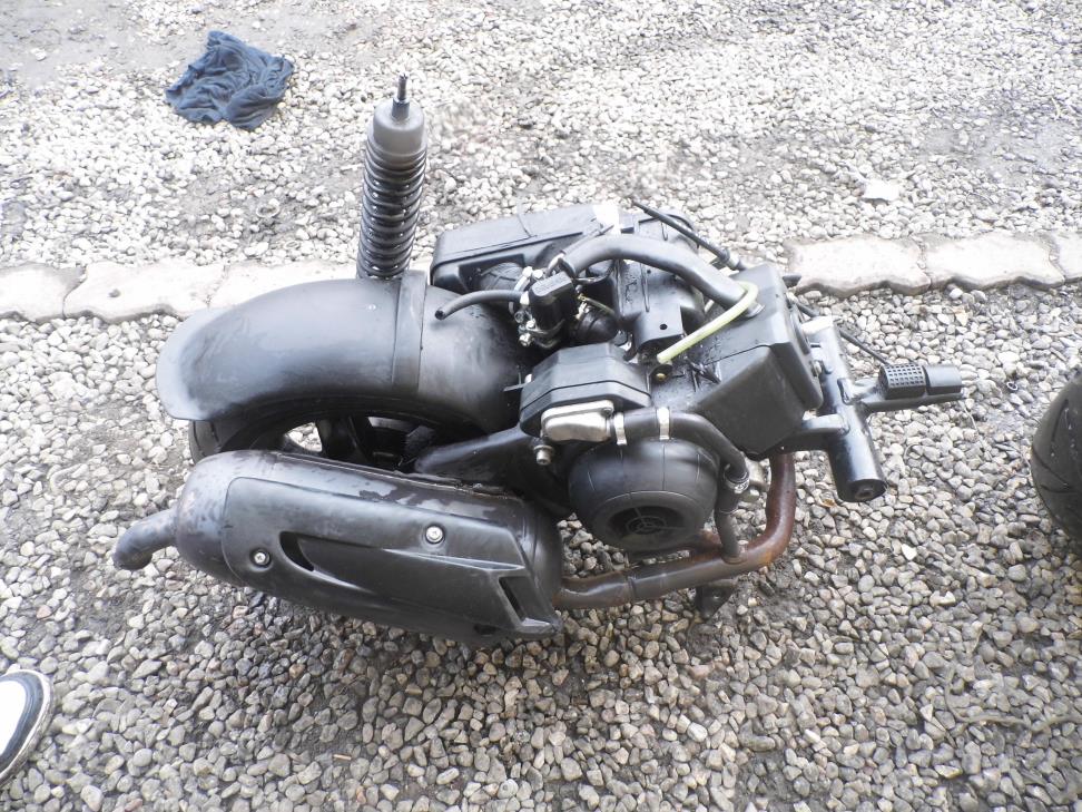 PIAGGIO ZIP 50 SILNIK ORYG. SPRAWNY 7302940111 oficjalne archiwum