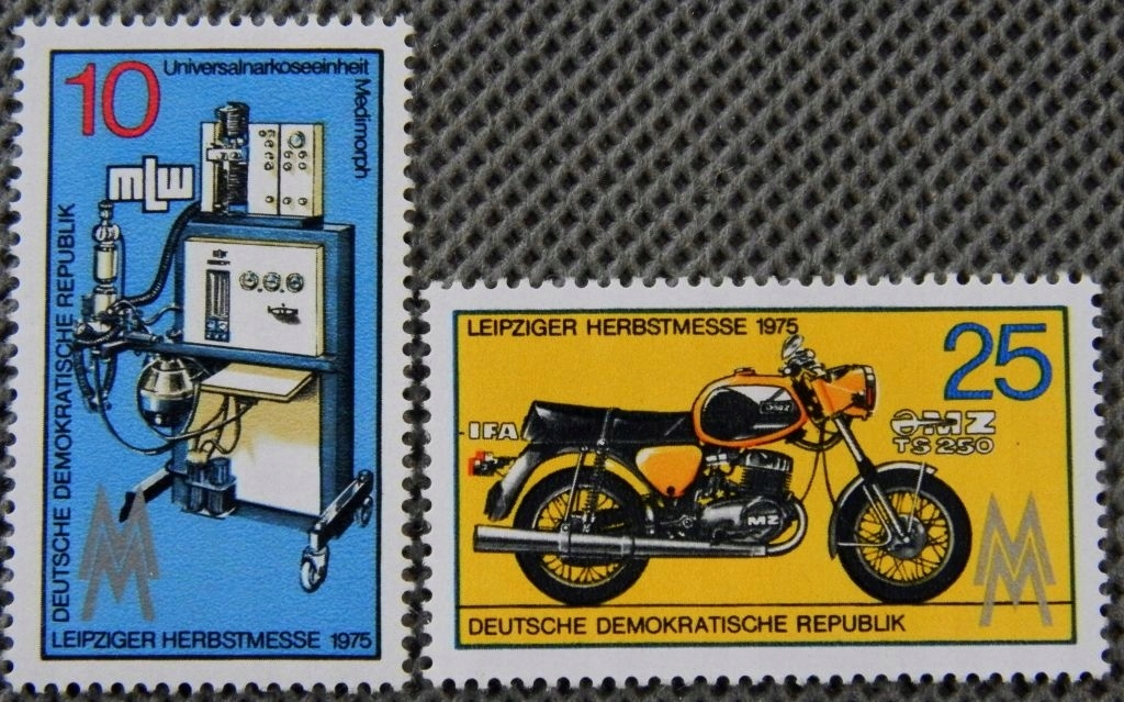 1975 год техника. Почтовая марка ГДР мотоцикл Leipziger Herbstmesse 1975. Автомобильные марки ГДР. Марки немецких мотоциклов. Машины из ГДР марки.