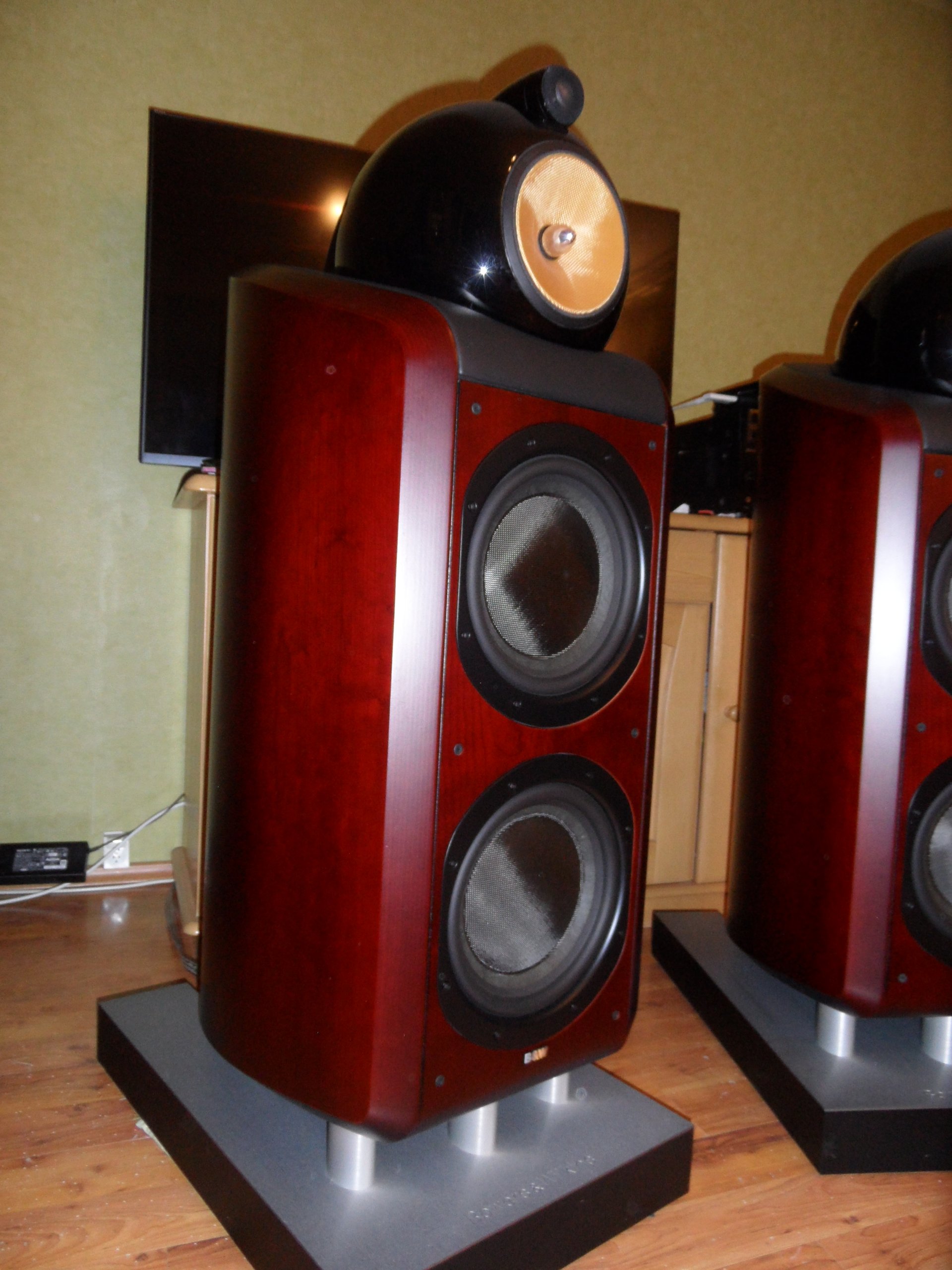 Bowers & Wilkins Nautilus B&W 800 7086958285 oficjalne archiwum