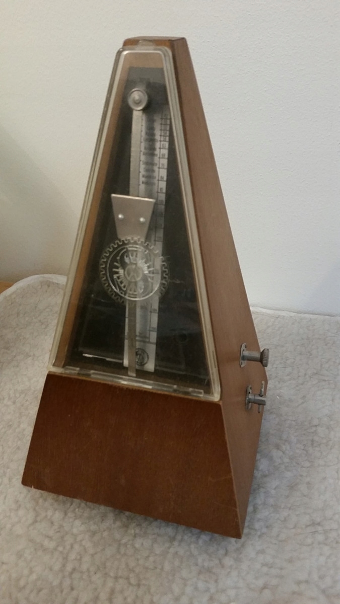 stary metronom mechaniczny piramida dzwonek BCM 7455455170