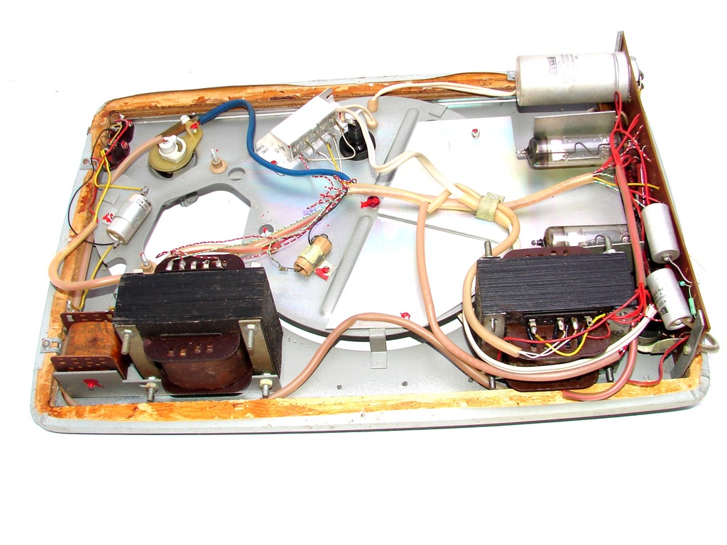 WZMACNIACZ LAMPOWY ECL82, gramofonu WG280