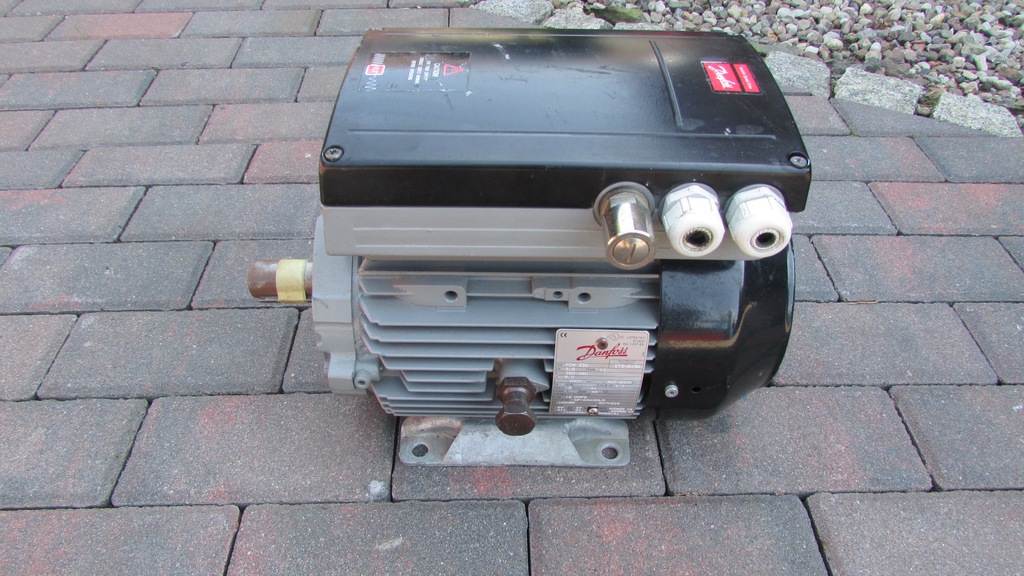 SILNIK FALOWNIK DANFOSS FCM 330  3 kw   F.VAT