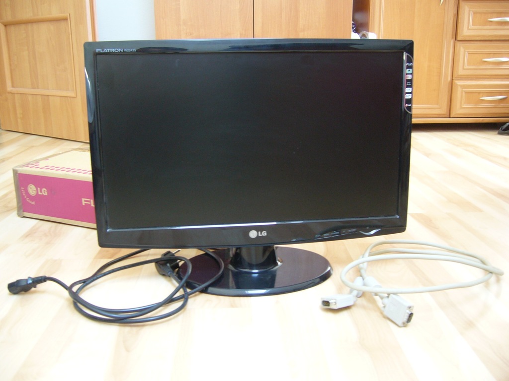 Monitor 21,5'' LCD CCFL LG W2243S-PF !