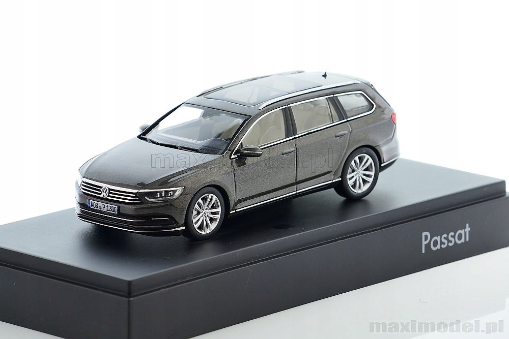 VOLKSWAGEN Passat Variant B8 Black Oak Brown 1/43