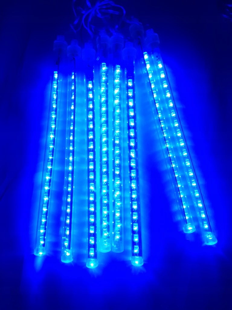 4200. 8 ŚWIATEŁ LED SOPLE BIAŁO NIEBIESKIE