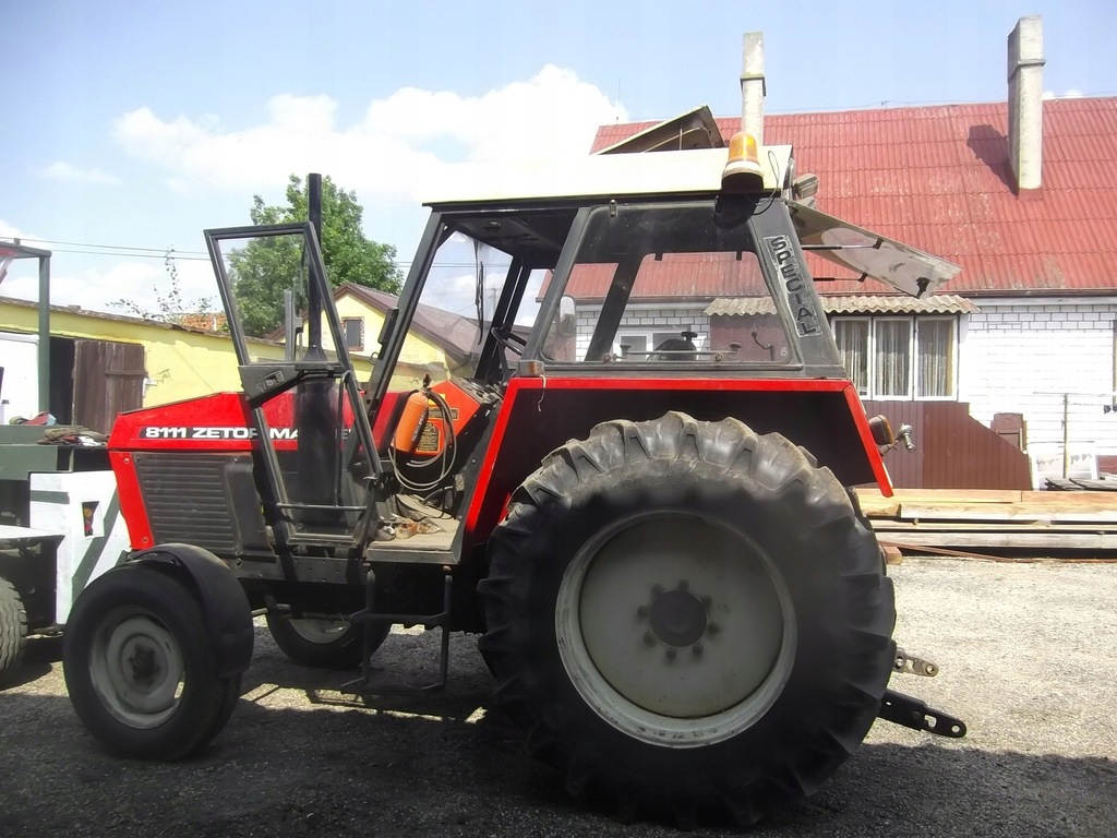 CIĄGNIK ROLNICZY ZETOR 8111