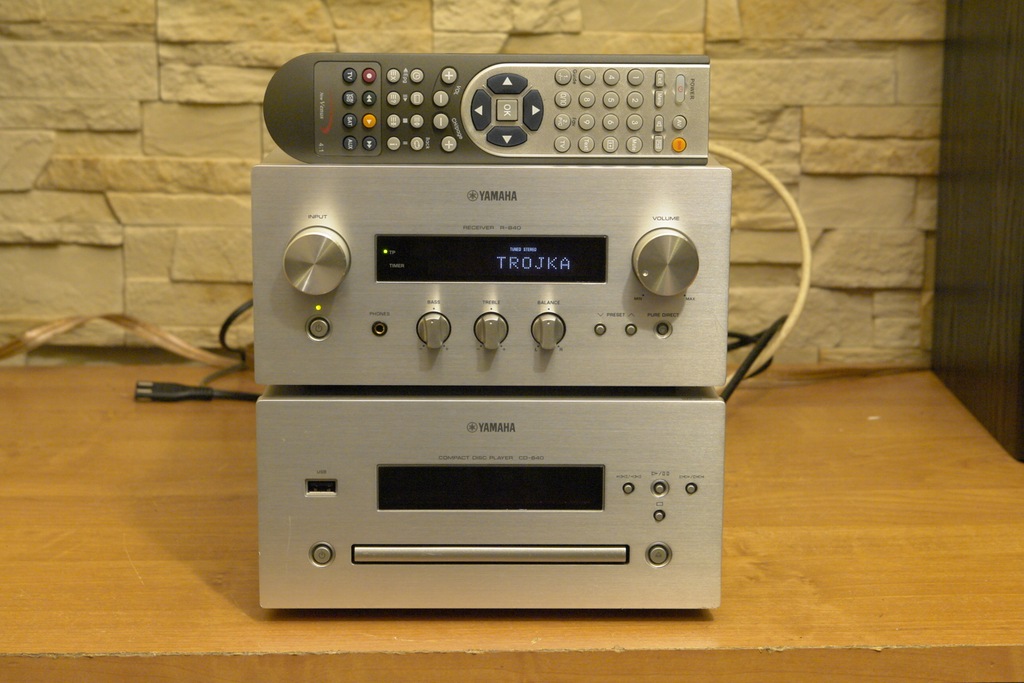 YAMAHA PIANO CRAFT R-840 + CD-640 USB PILOT Ipod