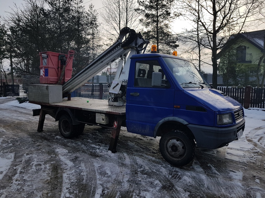 PODNOŚNIK KOSZOWY 16 M IVECO