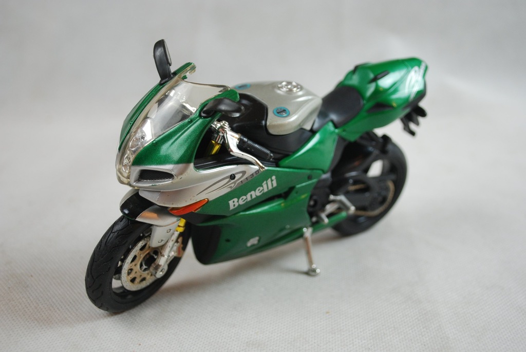 Maisto Benelli - motocykl model skala 1:12