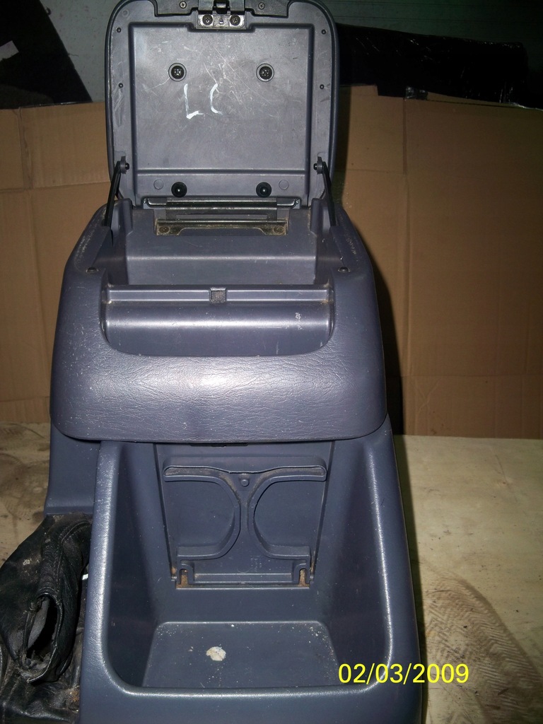 PODŁOKIETNIK TOYOTA LAND CRUISER 90/95 96-02