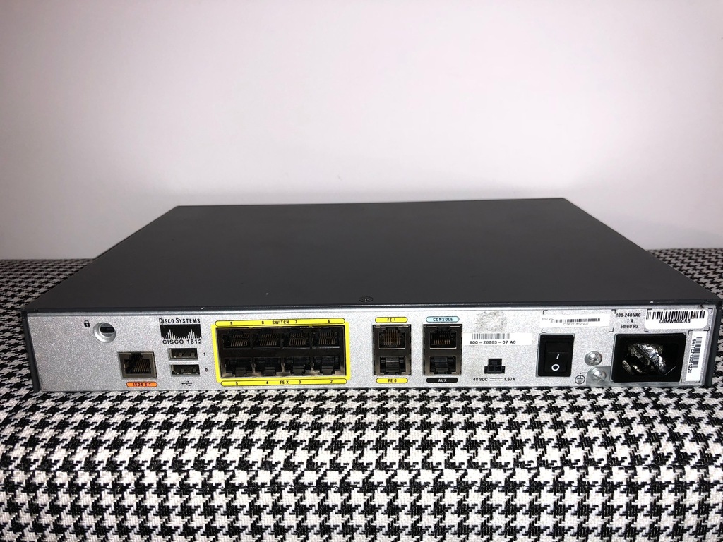 Router Cisco 1812-K9 + FLASH 64MB