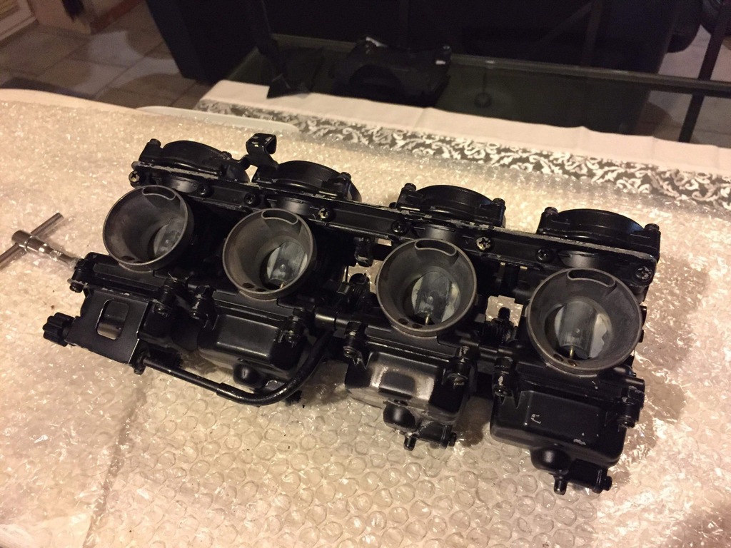 Kawasaki gpz 900 750 900r gazniki top gun gpz