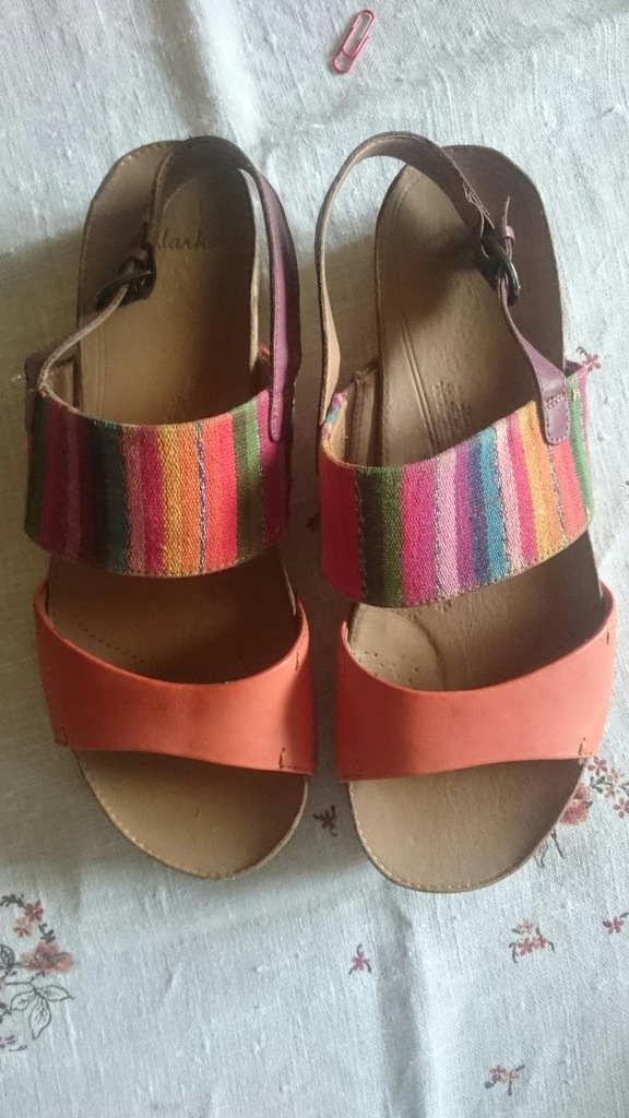 Prawie nowe sandały CLARKS 40 kolorowe BCM okazja