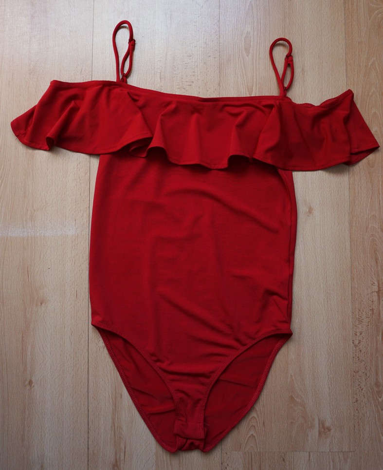 Stradivarius czerwone body hiszpanka falbana 34 XS