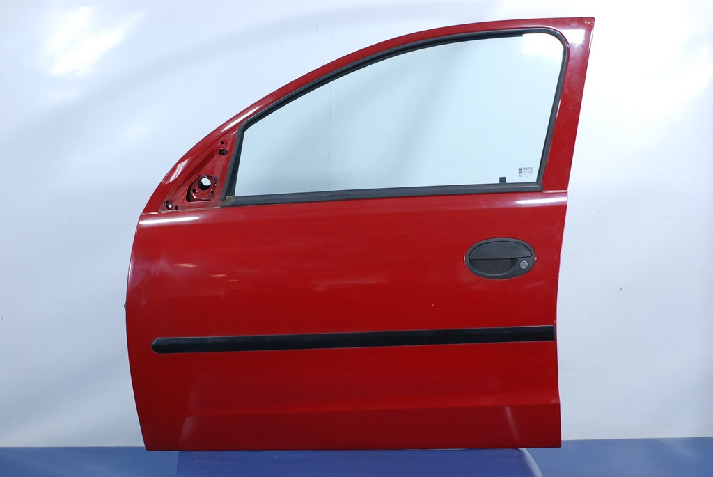 OPEL CORSA C 5D DRZWI PRZEDNIE LEWE Y573