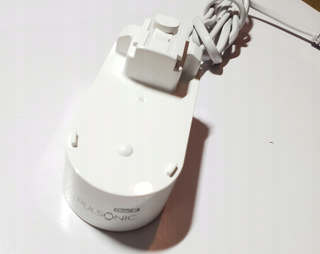 ŁADOWARKA BRAUN 3746 SZCZOTECZKI ORAL-B PULSONIC