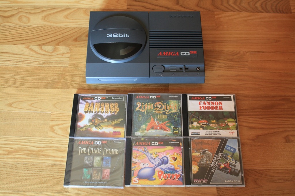 Commodore Amiga CD32