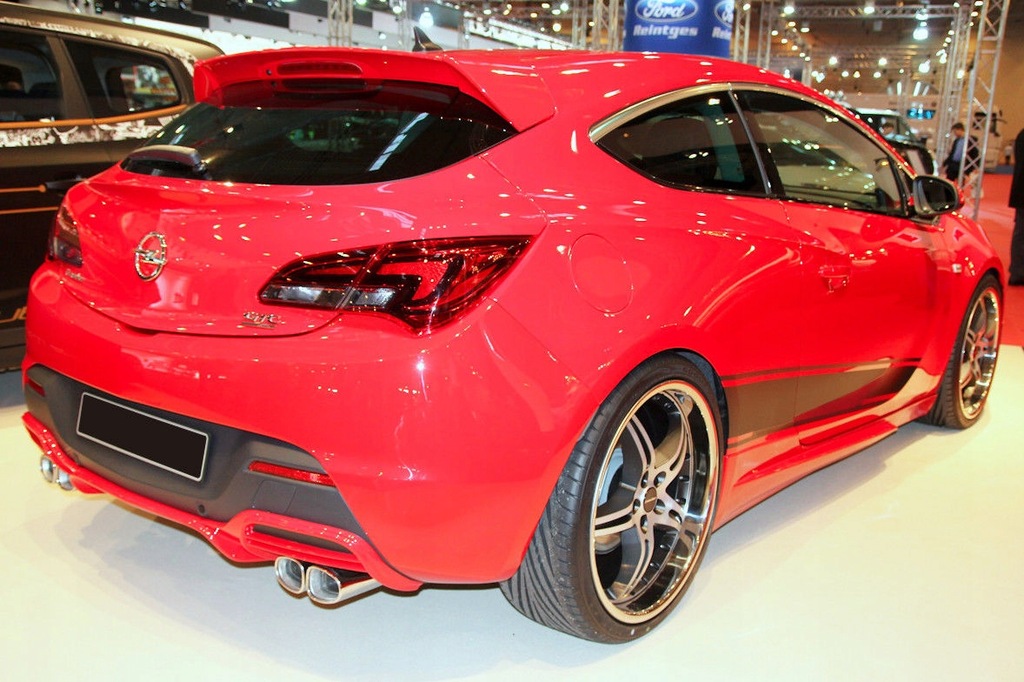 Opel Astra GTC J обвес