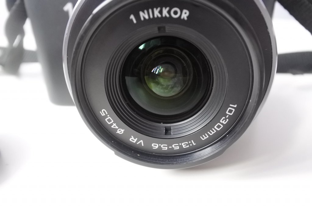 Nikon 1 J1 Aparat fotograficzny + obiektyw 10-30