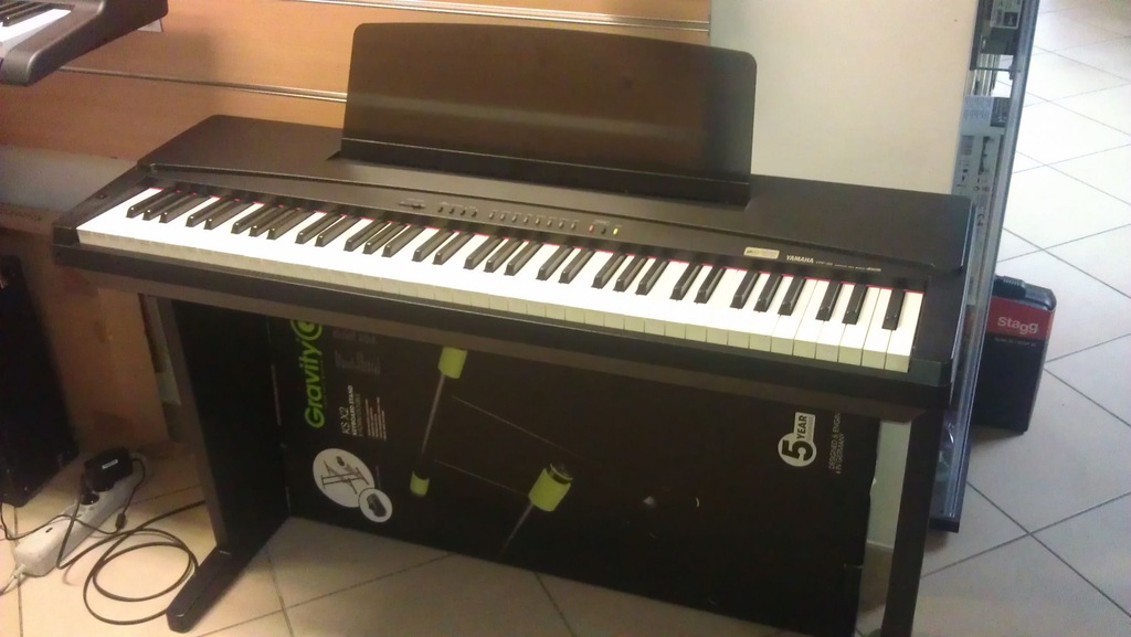 pianino  Yamaha ypp 50