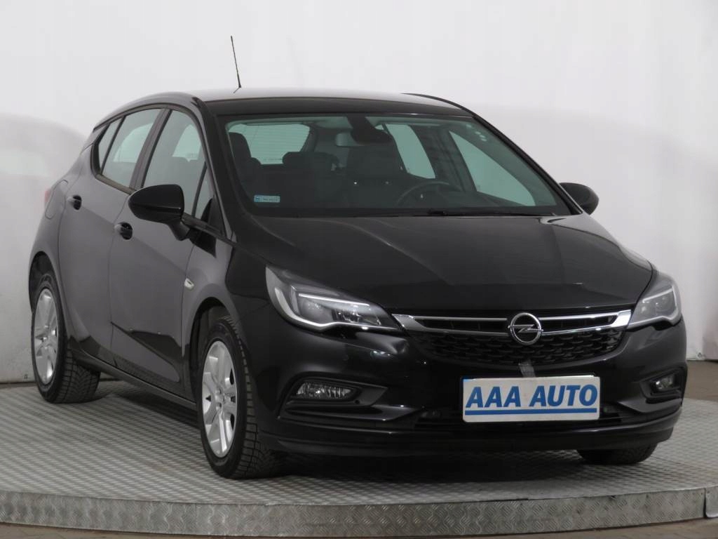 Opel astra salon