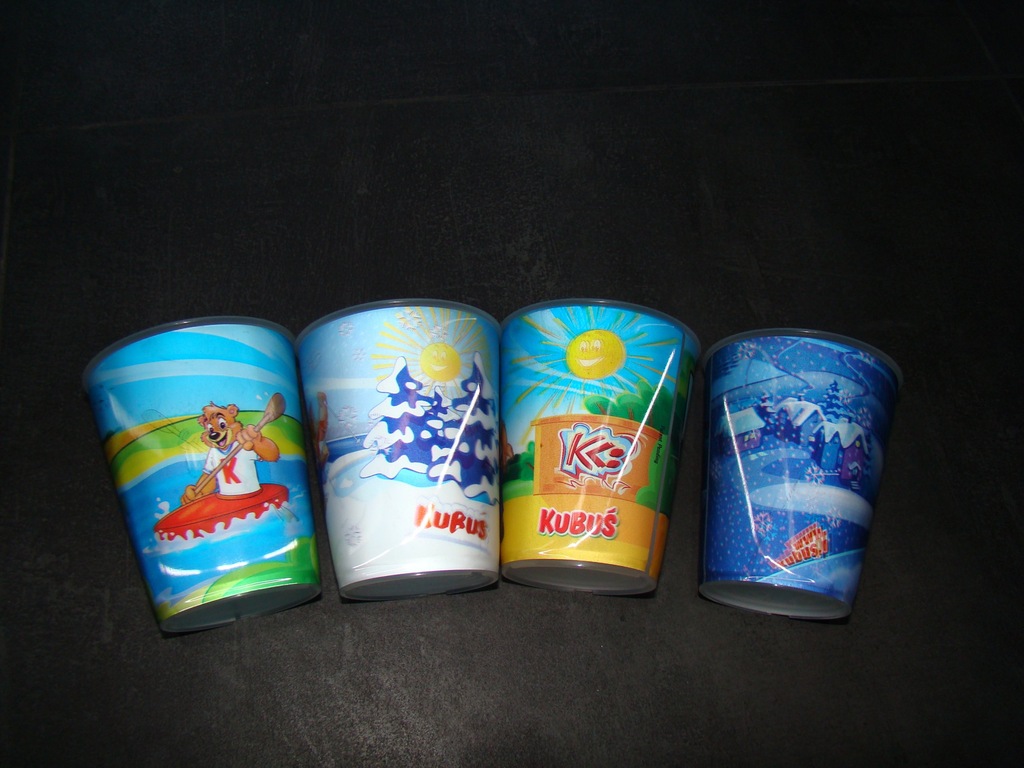 Kubuś Puchatek fajne kubeczki na sok 3 D