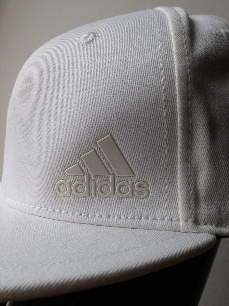 Adidas czapka z daszkiem biała 60 cm