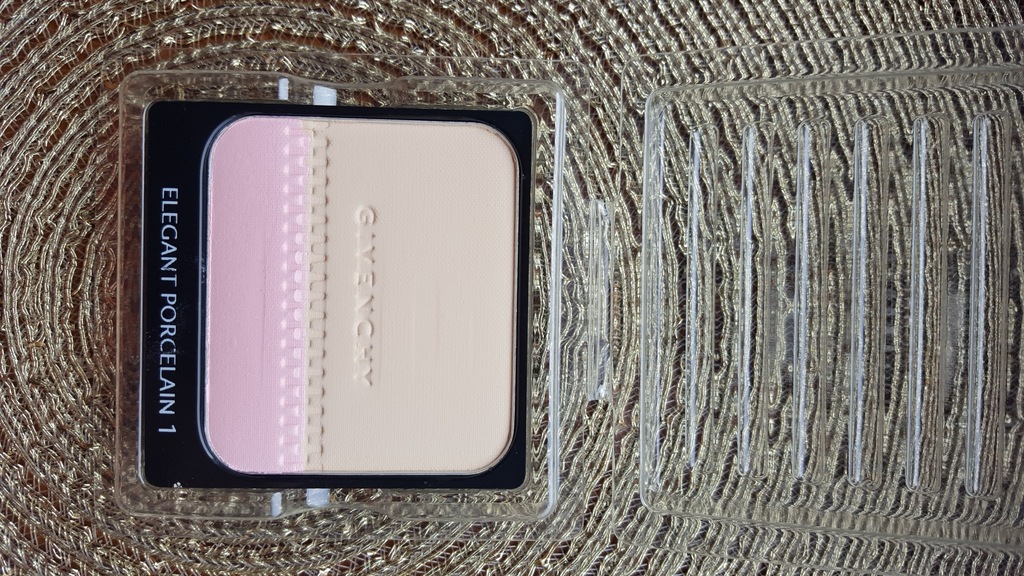 GIVENCHY-TEINT COUTURE COMPACT- ELEGANT PORCELAIN