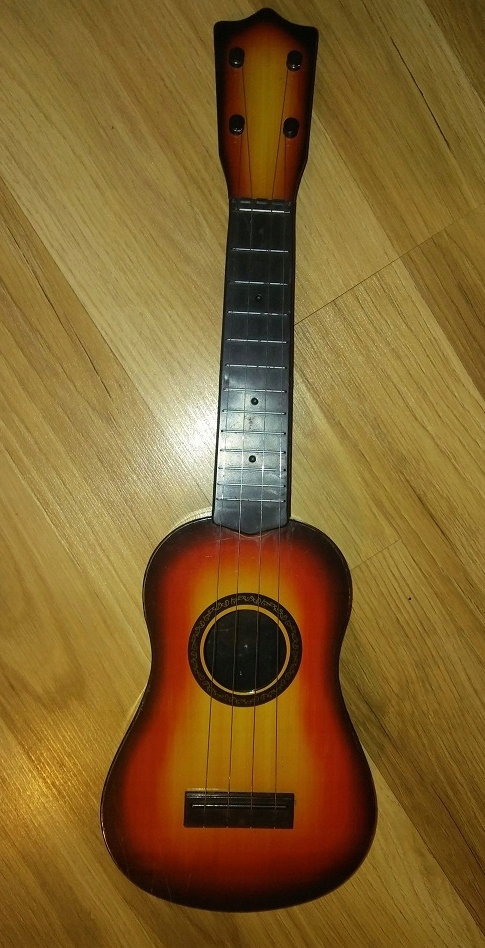 INSTRUMENT MUZYCZNY używany GITARA ukulele