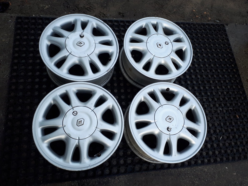 Komplet Felgi Renault Safrane 15" 5x108 6.5 J