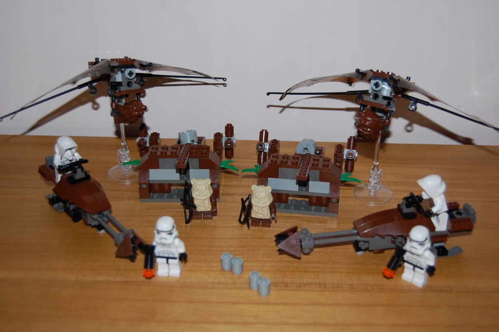 LEGO STAR WARS 7139 Ewok Attack 2002 rok 7513483307 oficjalne