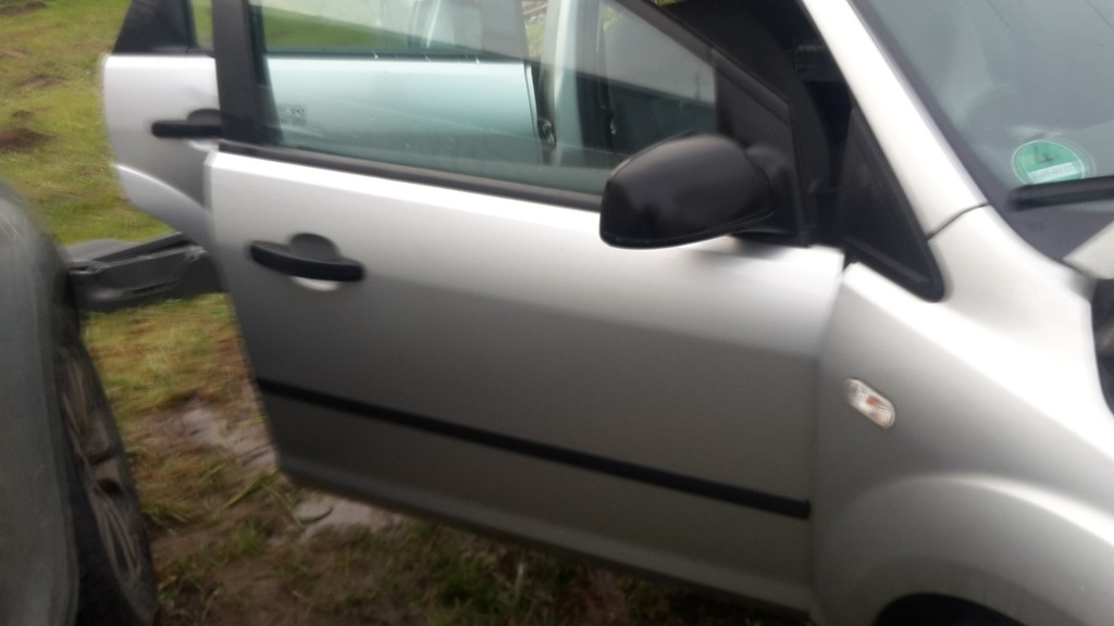 ford focus mk2 i drzwi    03 kod lakieru