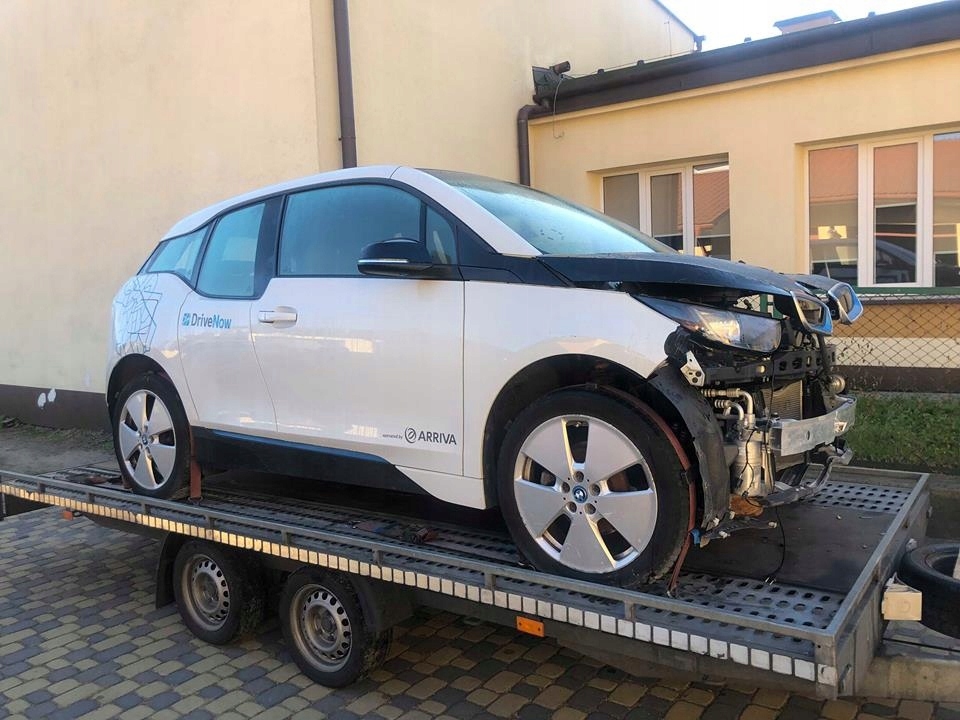 BMW i3 2015r uszkodzony.